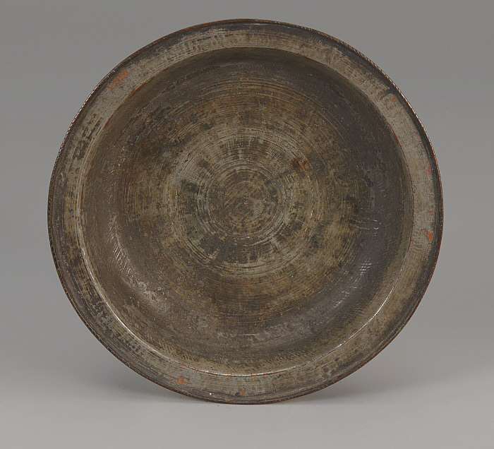 Pair of Covered Dishes Slider Image 8